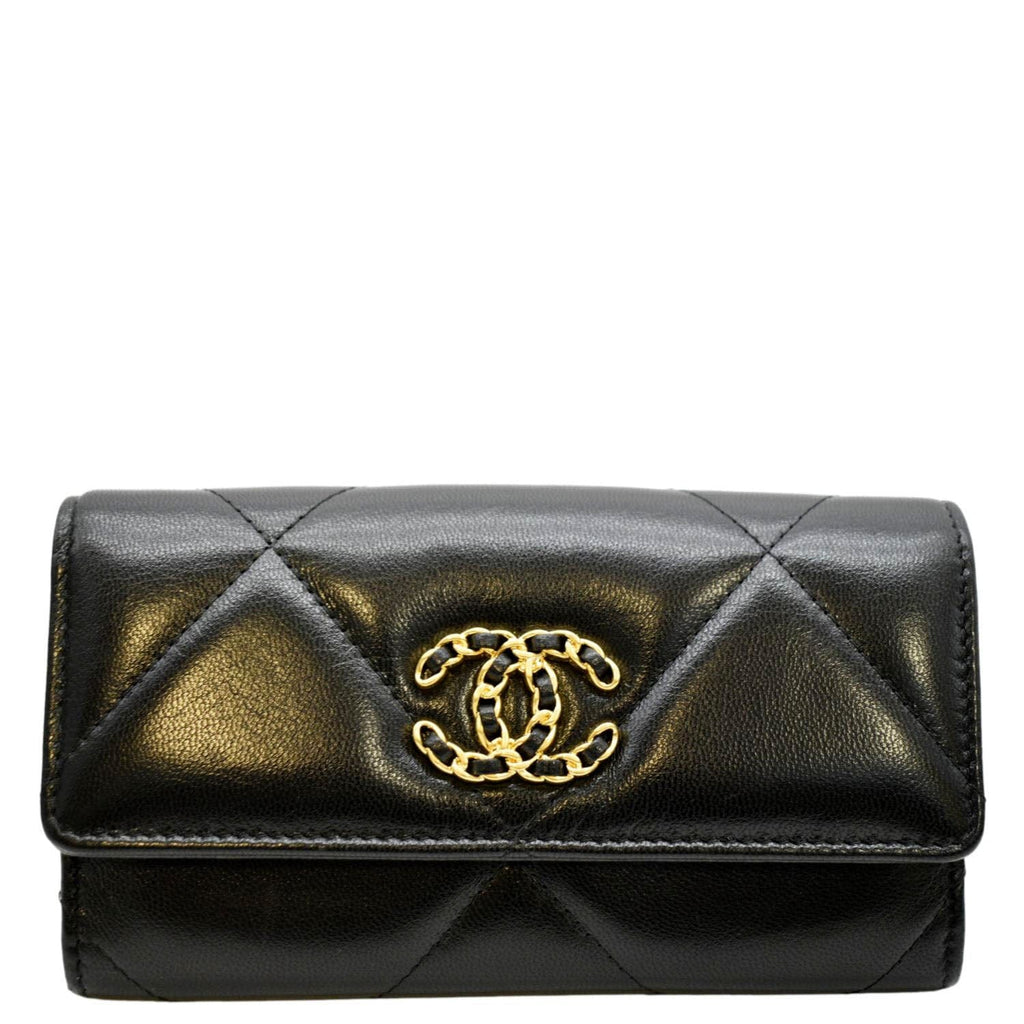 Chanel black 19 Flap Wallet on Chain Leather ref.1019385 - Joli Closet
