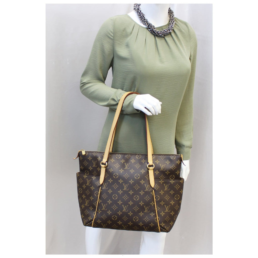 Trocadéro handbag Louis Vuitton Brown in Synthetic - 36571963