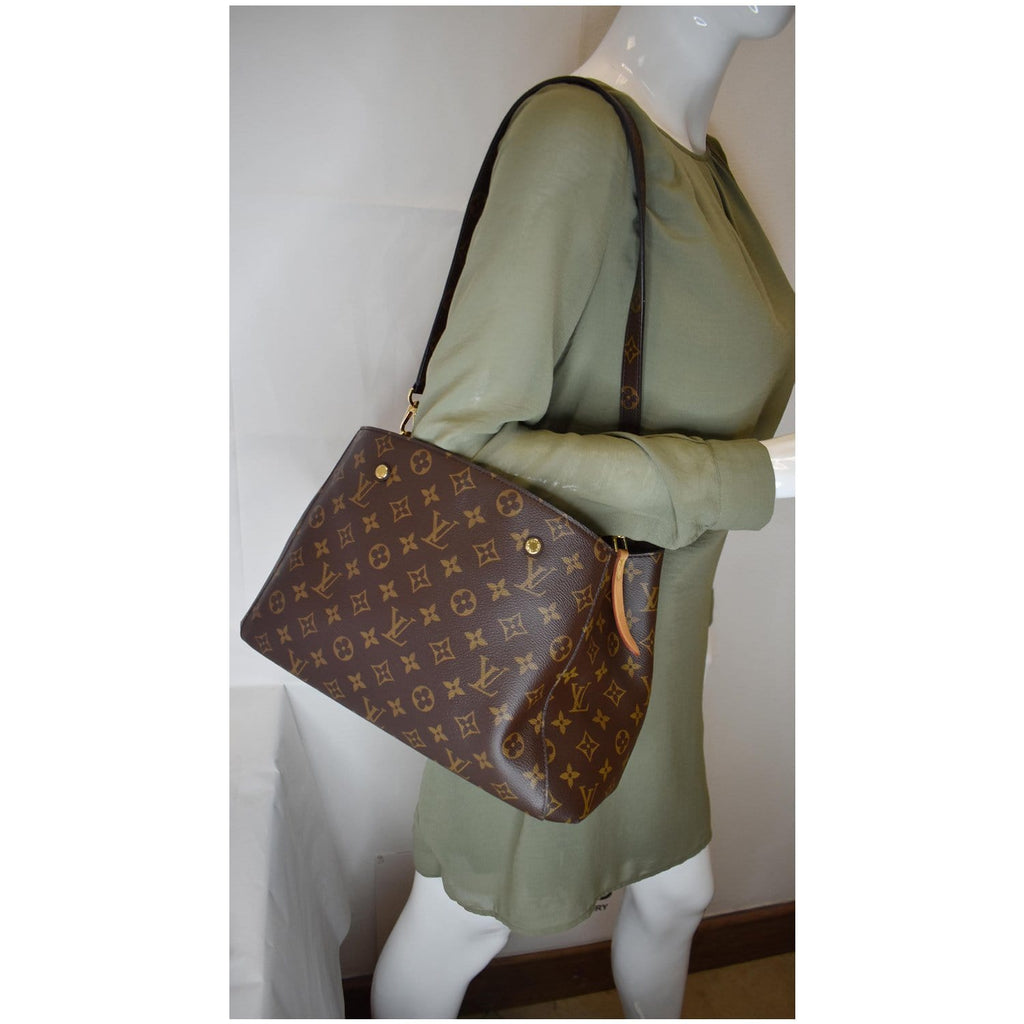 Montaigne cloth handbag Louis Vuitton Brown in Cloth - 26126866