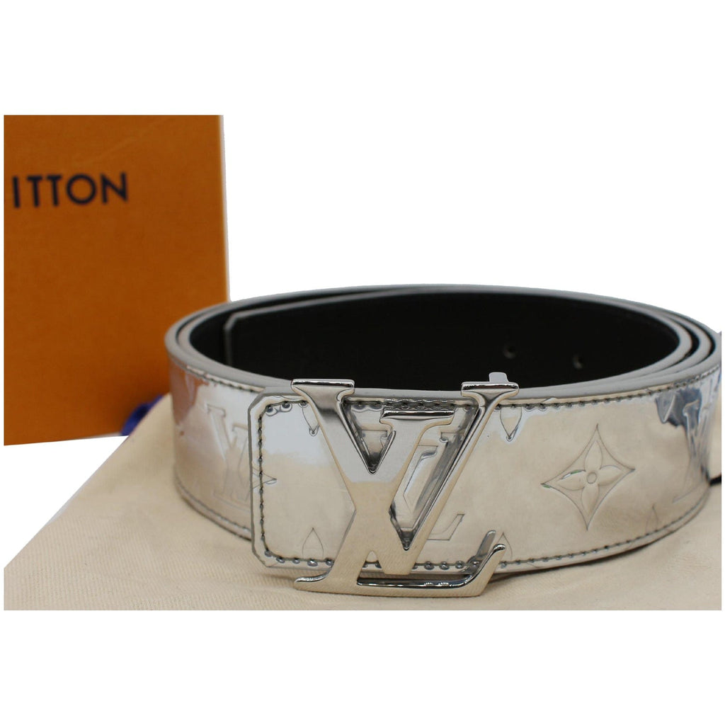 Louis Vuitton Gray Monogram Titanium Voyager Belt Grey Cloth Metal  ref.739492 - Joli Closet