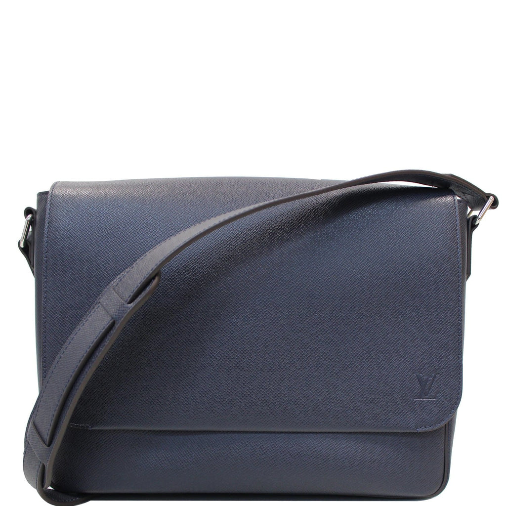Louis Vuitton Roman MM Taiga Messenger Bag Black Leather W12.59"  D10.23" H3.5"