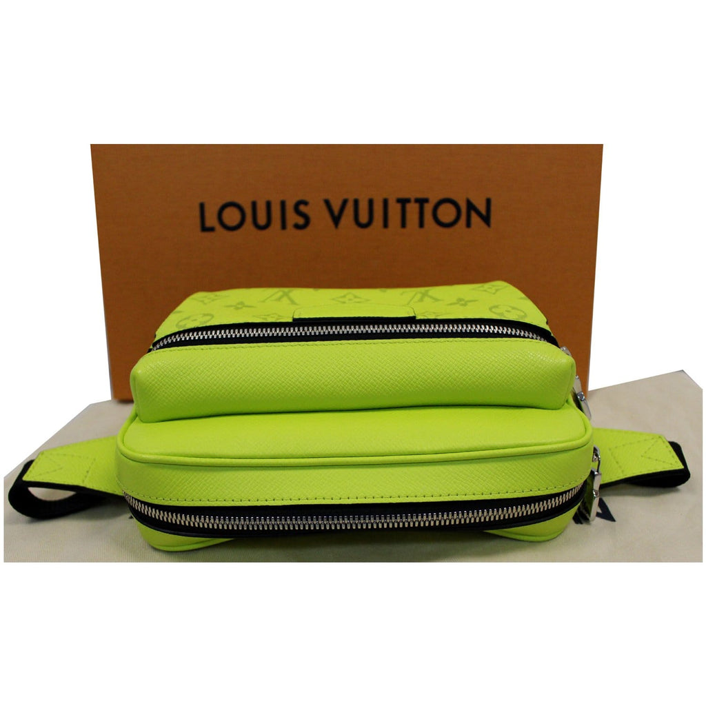 NUEVO RIÑONERA LOUIS VUITTON OUTDOOR LONA MONOGRAM CUERO TAIGA