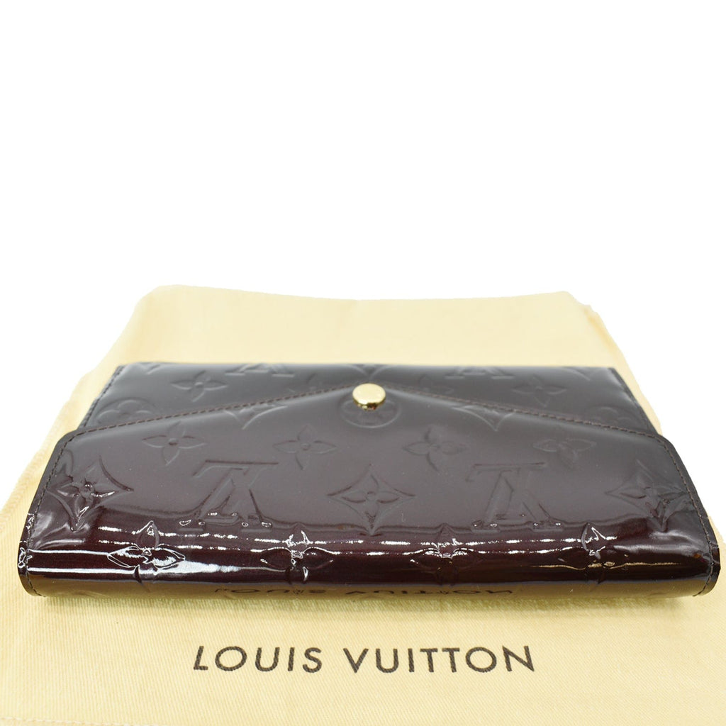 Louis Vuitton Amarante Monogram Vernis Sarah Wallet – The Closet