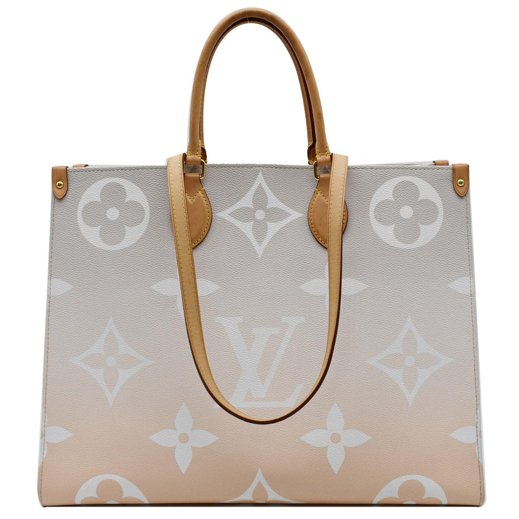 Louis Vuitton NEW 2021 Monogram Giant Brume By The Pool Onthego GM