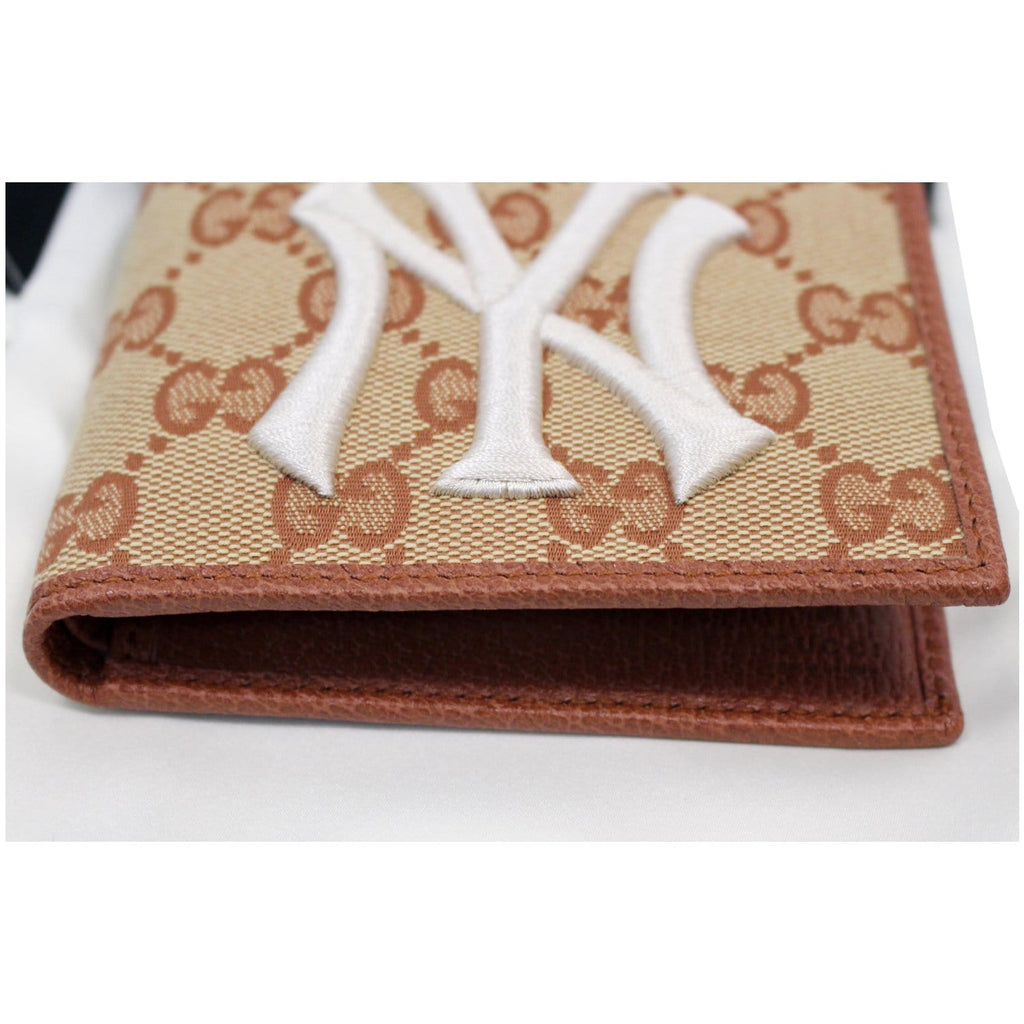 GUCCI GG LA Angels Patch Bi-fold Wallet Beige 547787