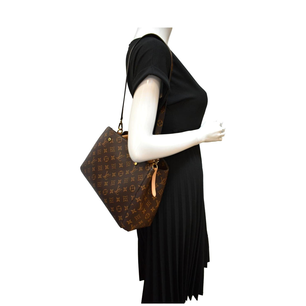 Leather handbag Louis Vuitton Brown in Leather - 31319882