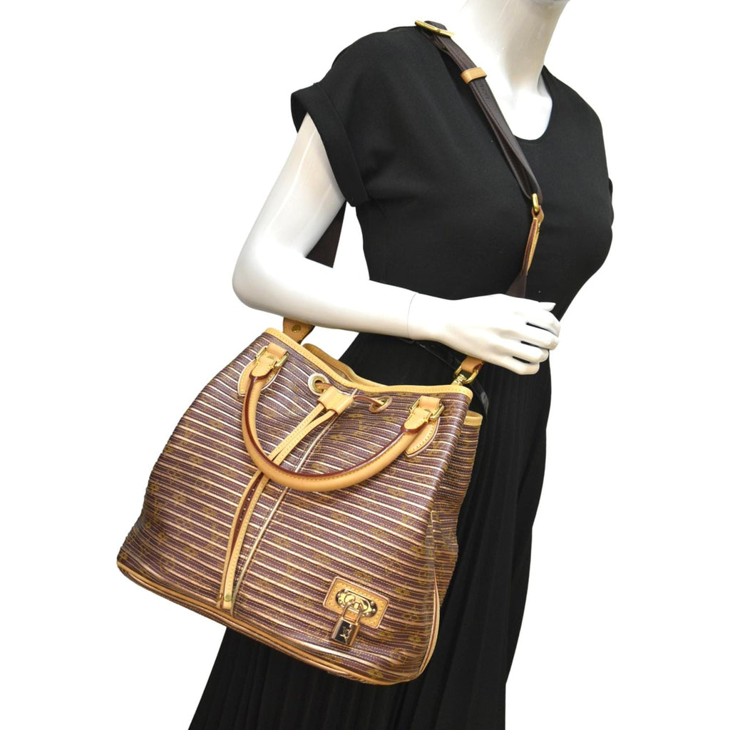 968. Louis Vuitton Noé Eden Neo GM Shoulder Bag in Peche, Limited