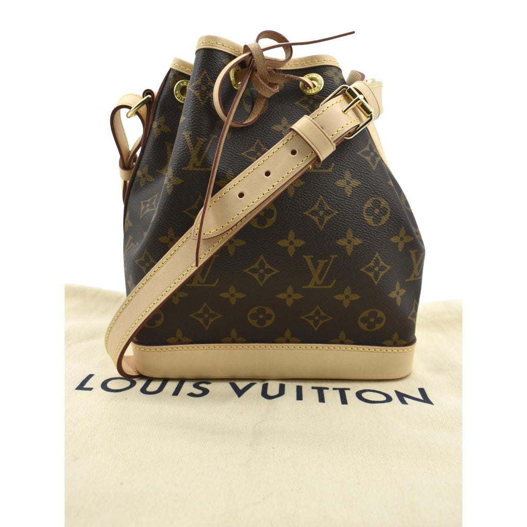 Néonoé bb leather handbag Louis Vuitton Navy in Leather - 31672515