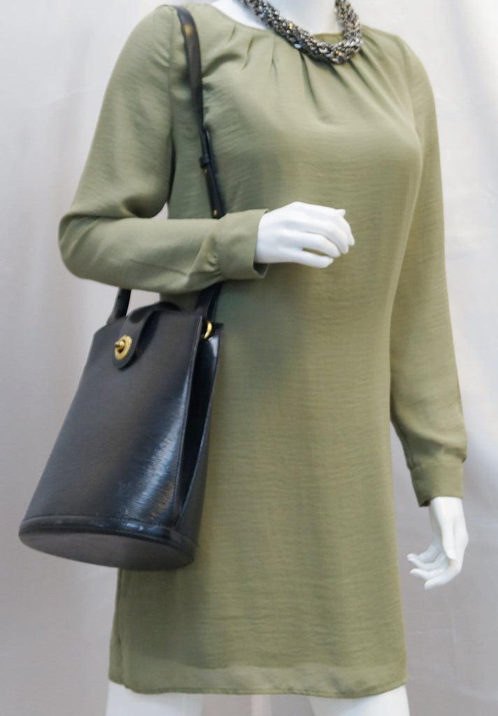 Louis Vuitton, Bags, Louis Vuitton Vintage Cluny Black Epi Leather Bucket  Bag