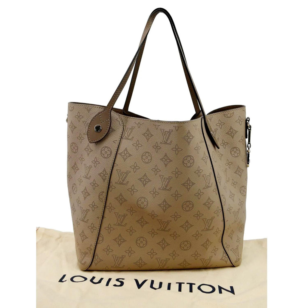 Louis Vuitton Monogram Mahina Hina MM w/ Pouch - Neutrals Totes, Handbags -  LOU667601