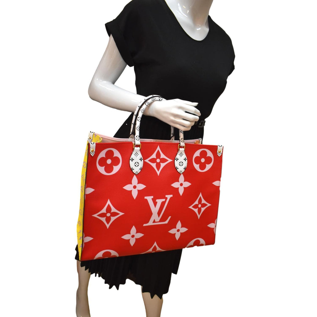 LOUIS VUITTON On The Go GM Teddy Giant Monogram Shoulder Bag Black x Red  M55421