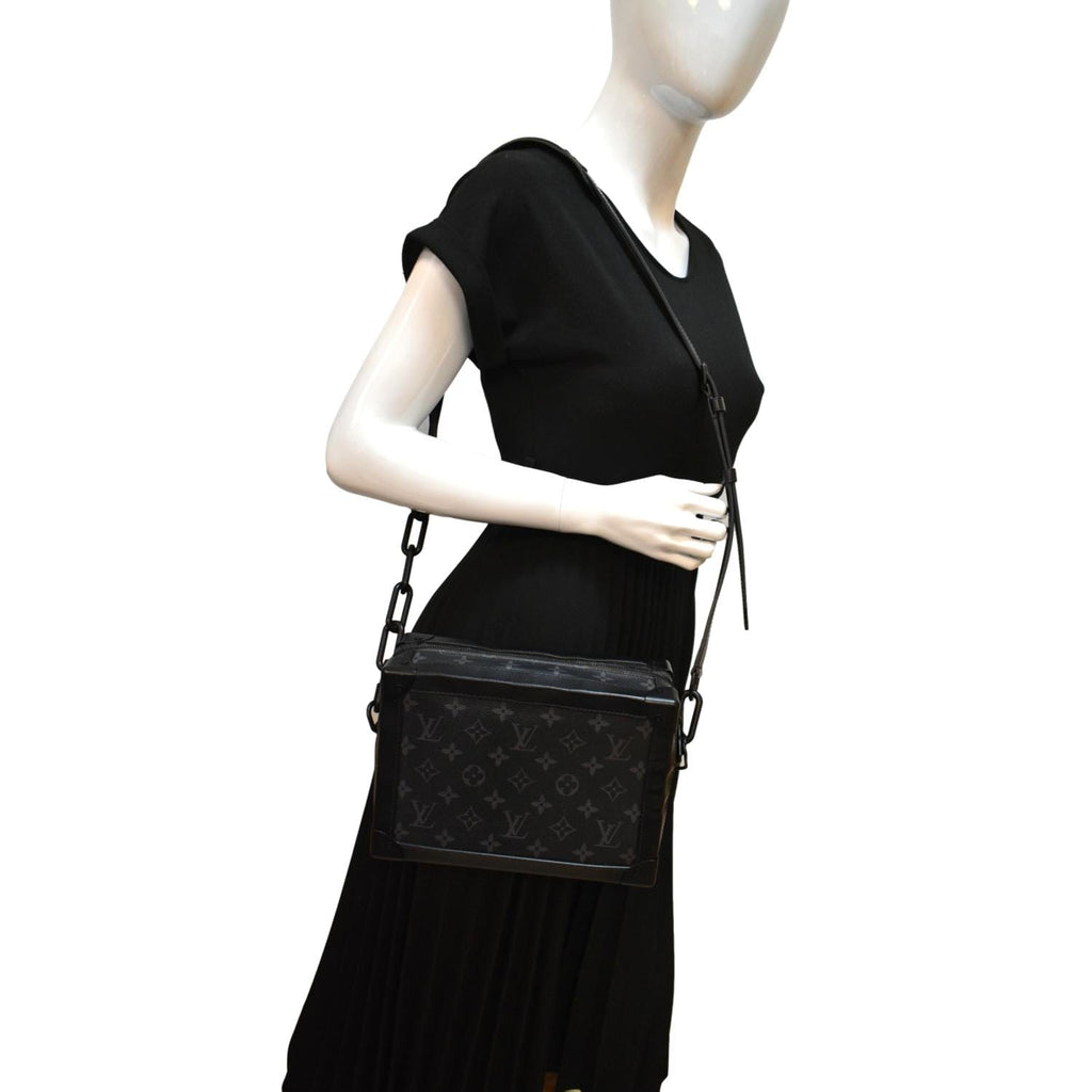 Louis Vuitton 2006 pre-owned Trunks & Bags Pochette Accessoires Clutch Bag  - Farfetch