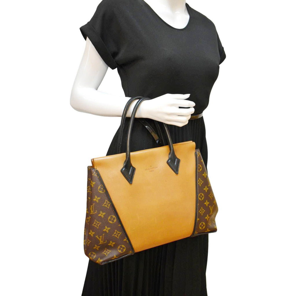 Louis Vuitton W Tote Monogram Canvas and Leather PM Black 22176346