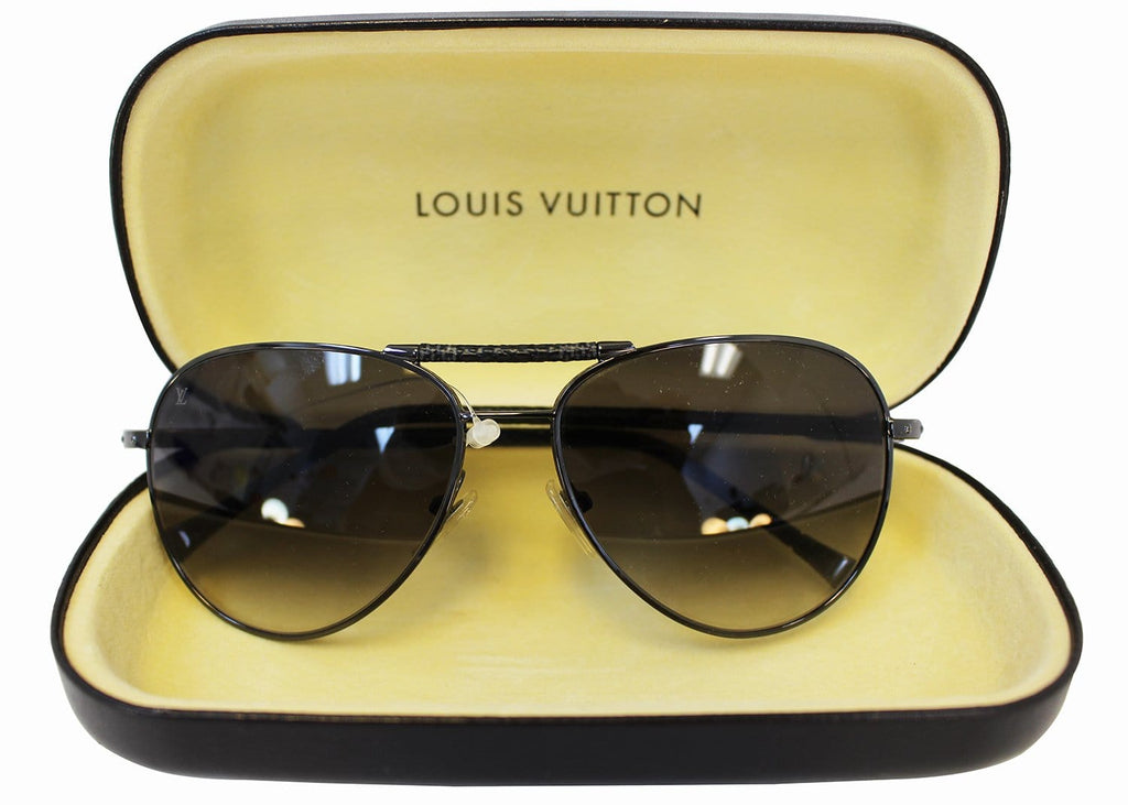 SUNGLASSES, Conspiration Pilote, Louis Vuitton. Vintage clothing &  Accessories - Auctionet