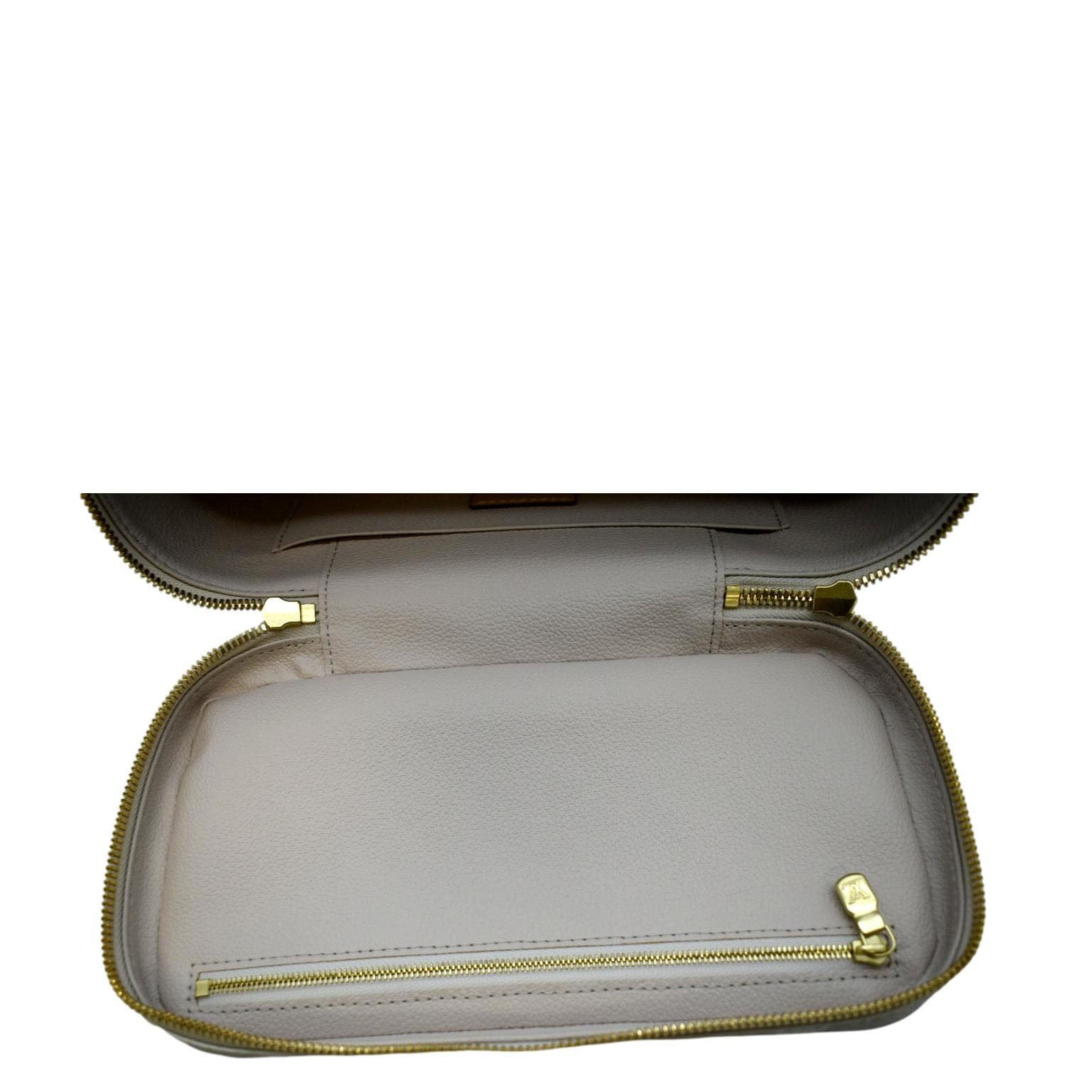 Nice cloth vanity case Louis Vuitton Brown in Cloth - 17106387