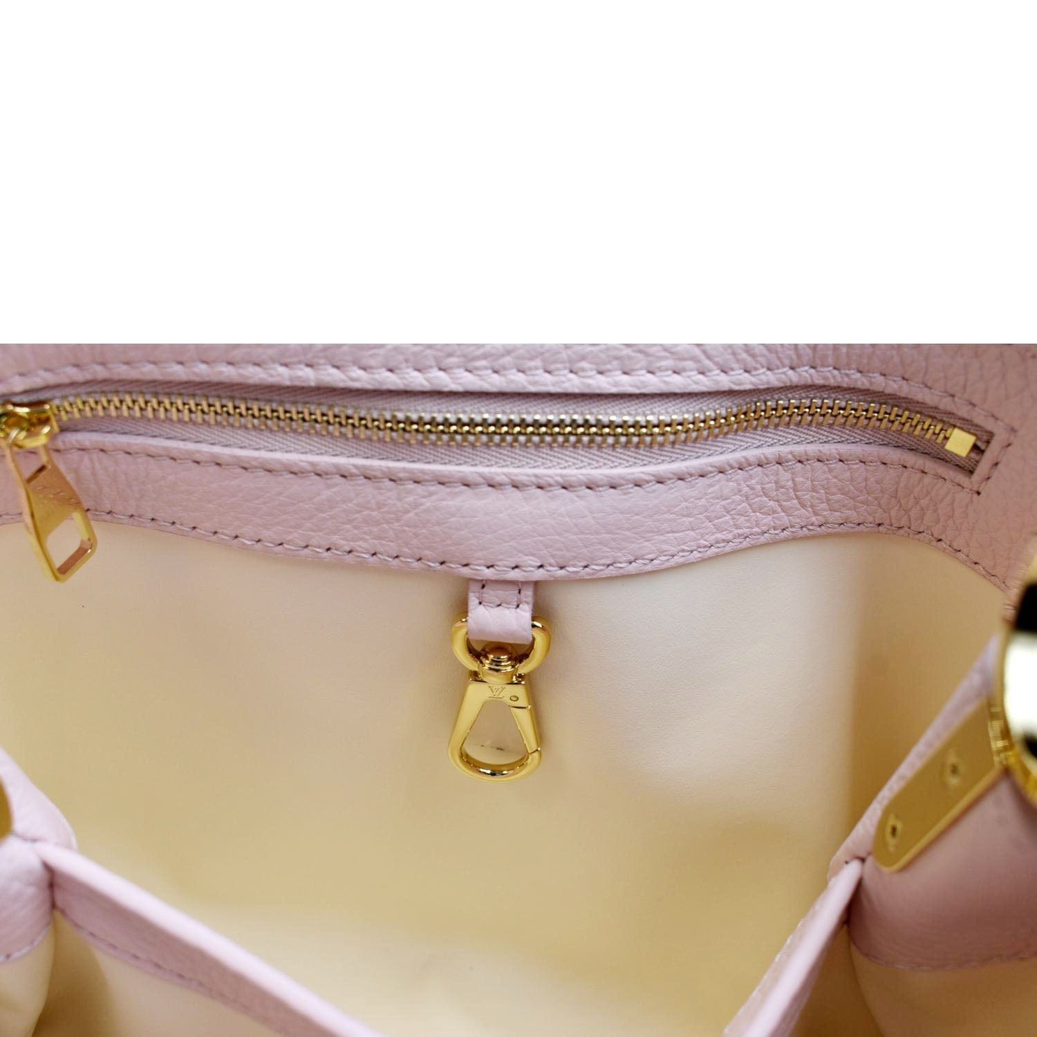 MEDIUM TRIOMPHE BELT IN TAURILLON LEATHER - NUDE