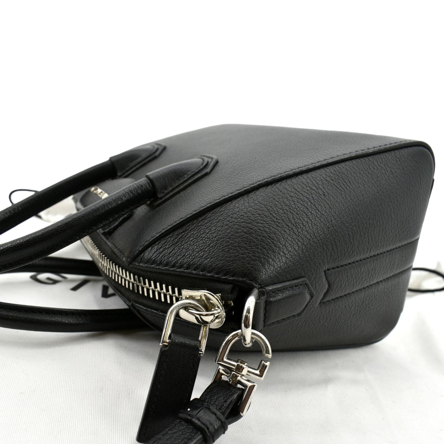 Antigona leather clutch bag