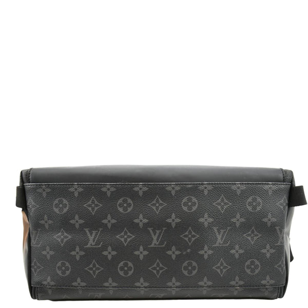  Louis Vuitton Voyager MM Monogram Messenger Bag Black - Bottom