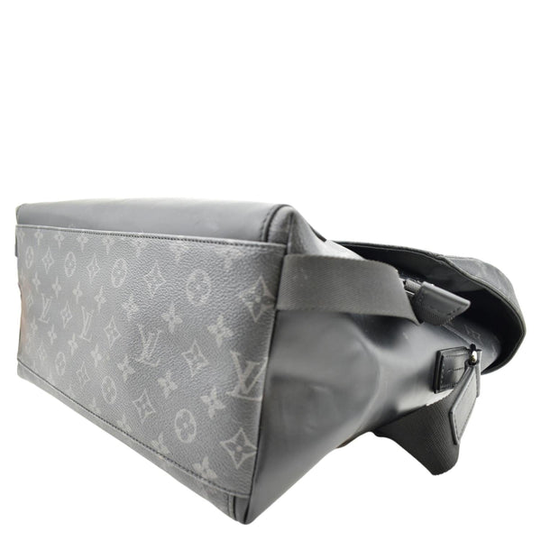  Louis Vuitton Voyager MM Monogram Messenger Bag Black - Bottom Right