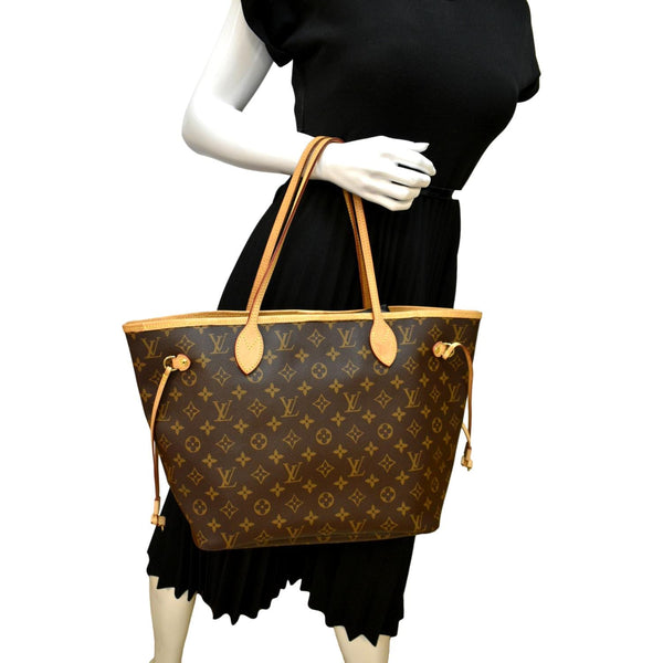 LOUIS VUITTON Neverfull MM Monogram Canvas Tote Bag Brown