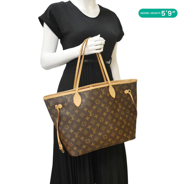 LOUIS VUITTON Neverfull MM Monogram Canvas Tote Bag Brown