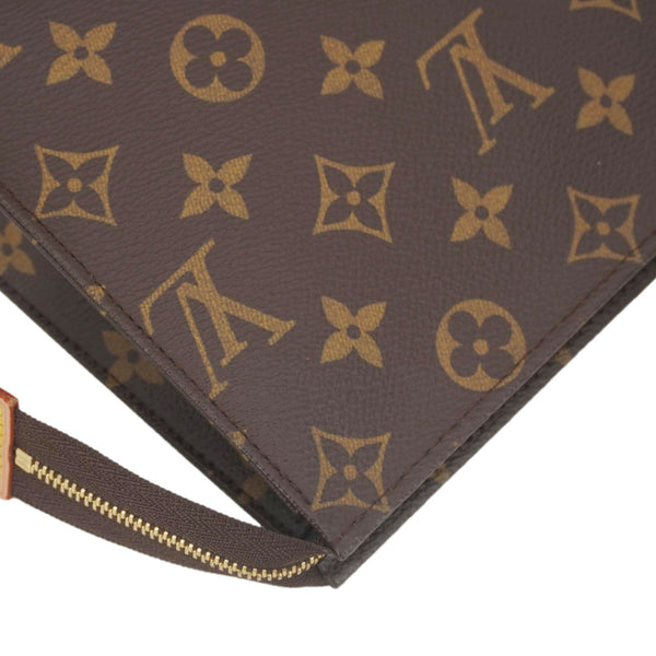 LOUIS VUITTON Toiletry 19 Pouch Monogram Canvas Clutch Brown