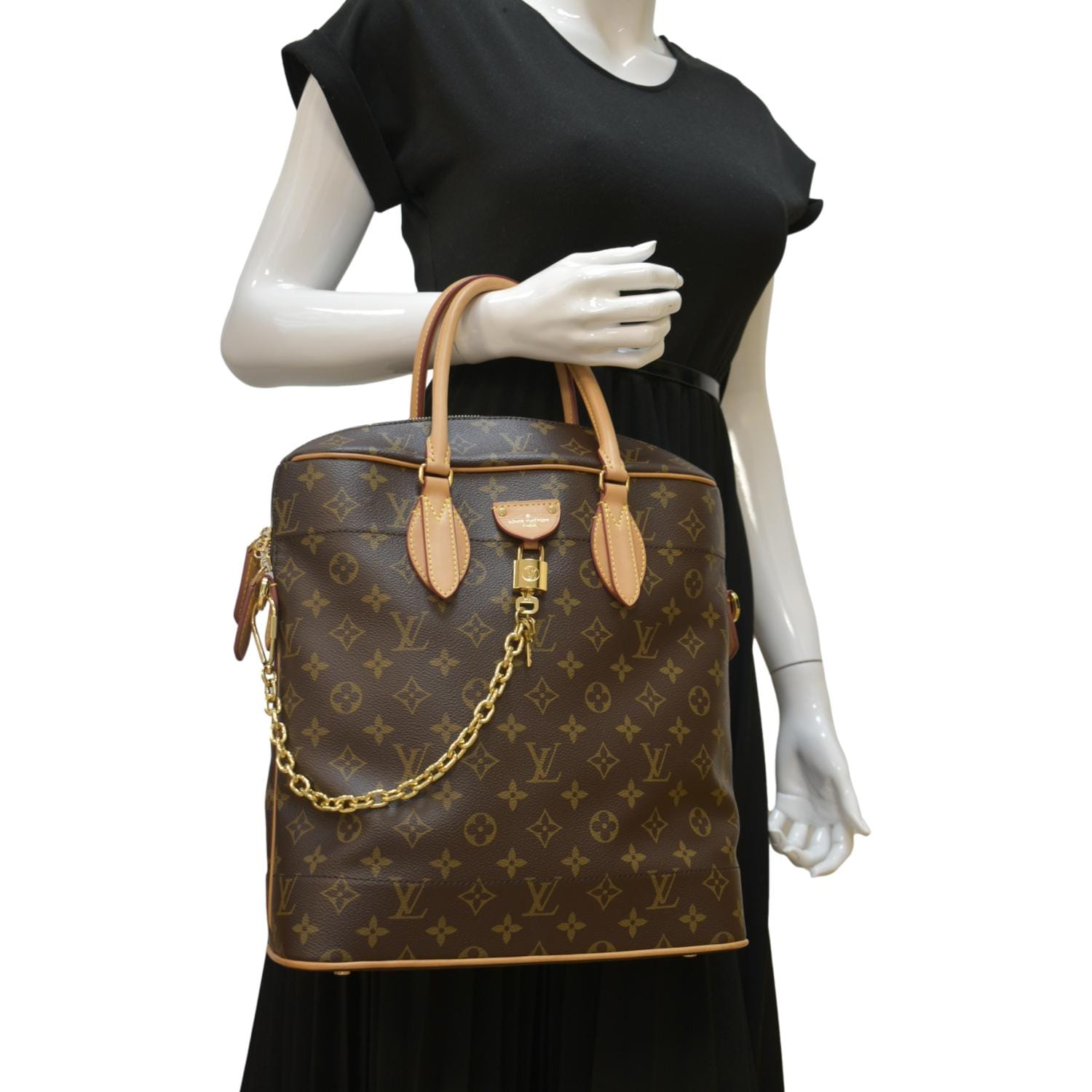 Louis Vuitton Carryall MM Monogram Canvas Shoulder Bag