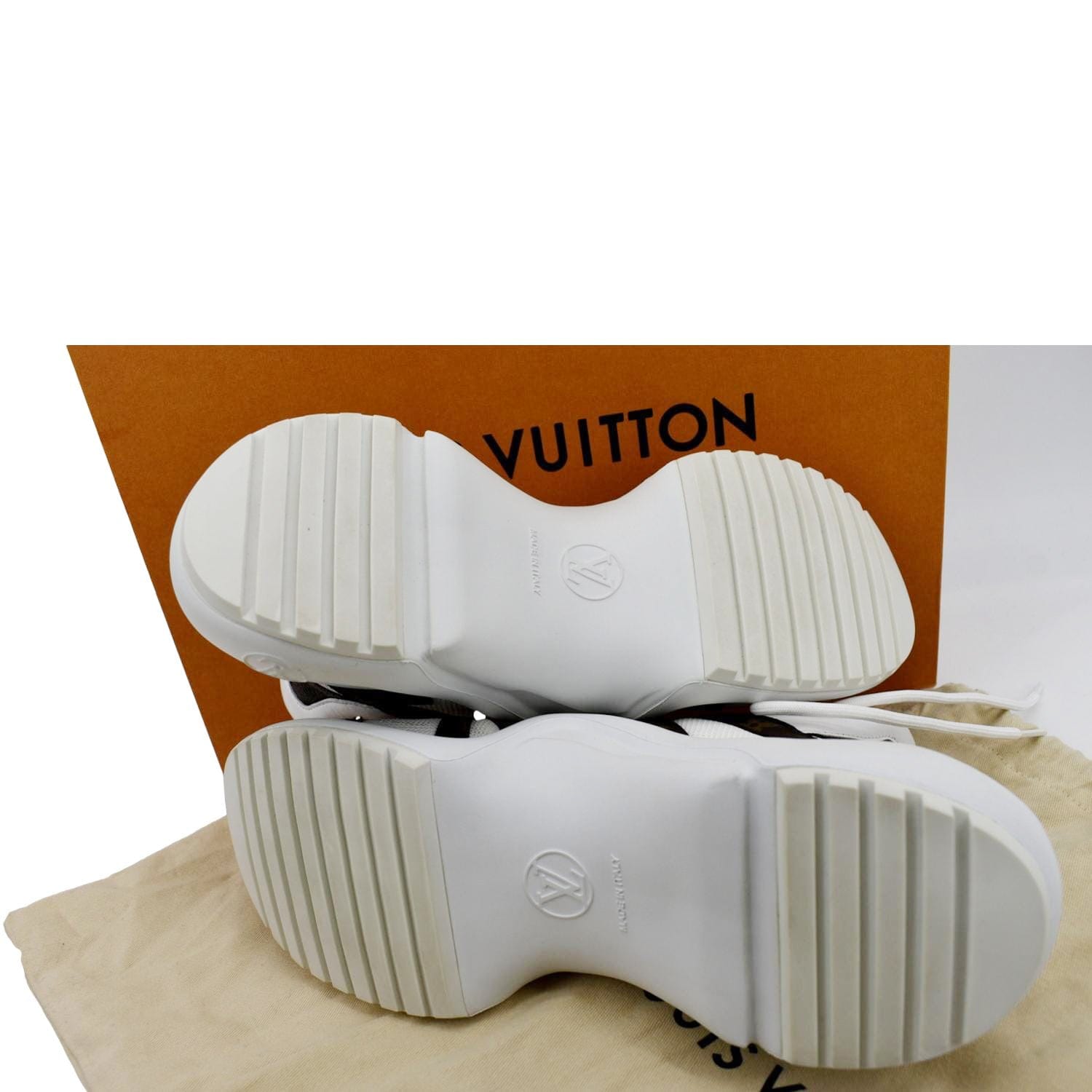 LOUIS VUITTON Calfskin Monogram Game On LV Archlight Sneakers 39.5 White  725565
