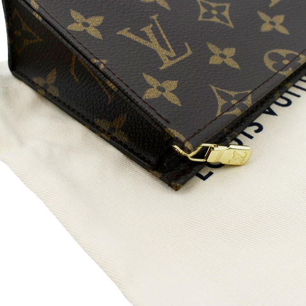 LOUIS VUITTON Toiletry 15 Monogram Canvas Cosmetics Pouch Brown