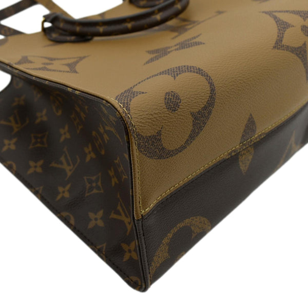 LOUIS VUITTON Onthego MM Giant Monogram Canvas Tote Shoulder Bag Brown