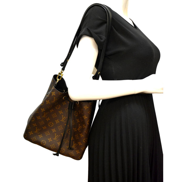 LOUIS VUITTON Neonoe Monogram Canvas Shoulder Bag Brown