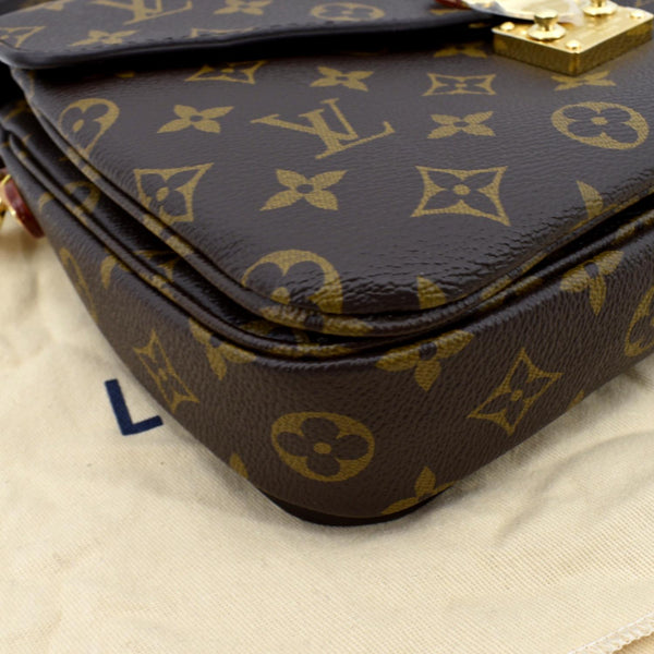 LOUIS VUITTON Metis Pochette Monogram Canvas Crossbody Bag Brown