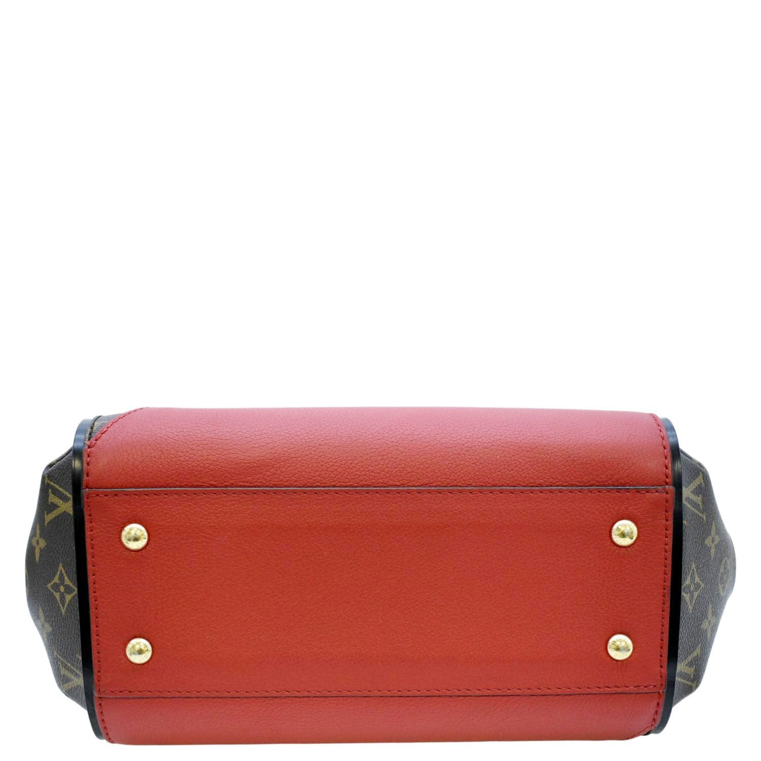 Kimono leather handbag Louis Vuitton Navy in Leather - 28676925