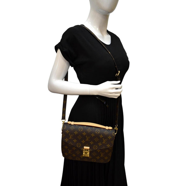 LOUIS VUITTON Metis Pochette Monogram Canvas Crossbody Bag Brown