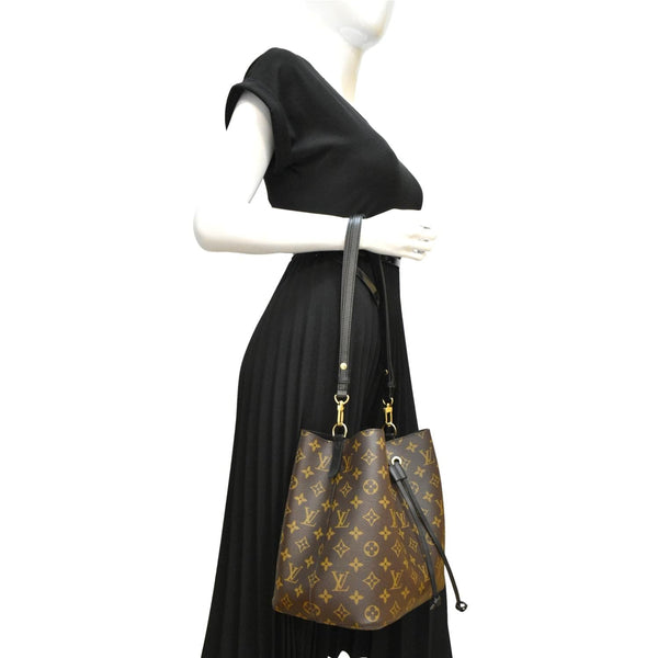 LOUIS VUITTON Neonoe Monogram Canvas Shoulder Bag Brown