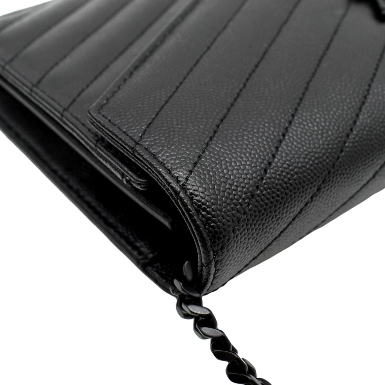 CASSANDRE MATELASSÉ chain wallet in grain de poudre embossed