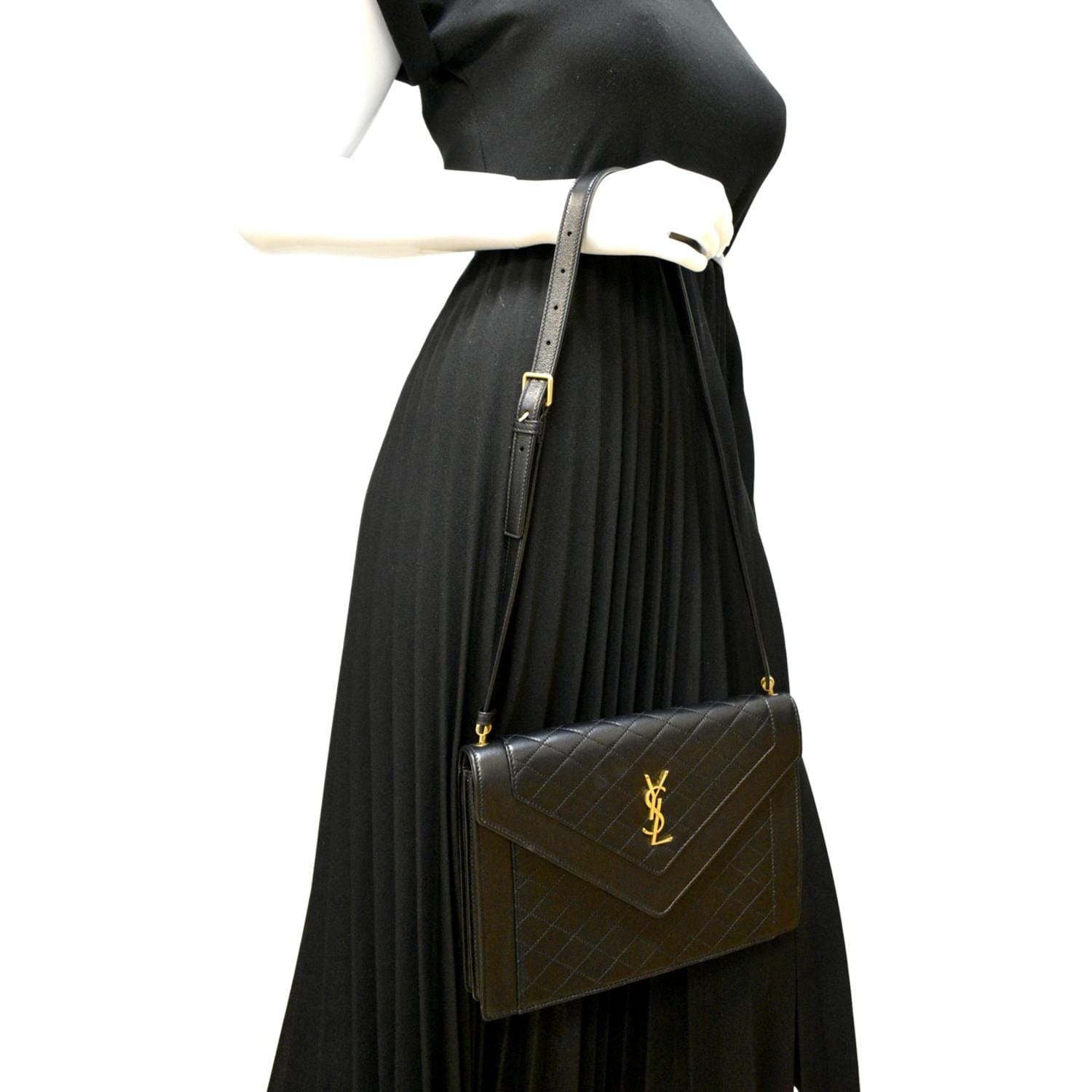 Yves Saint Laurent Solid Black Vintage Bucket Bag One Size - 72