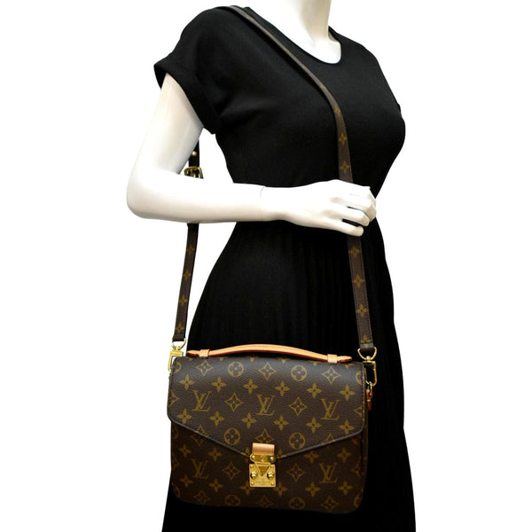 LOUIS VUITTON Metis Pochette Monogram Canvas Crossbody Bag Brown