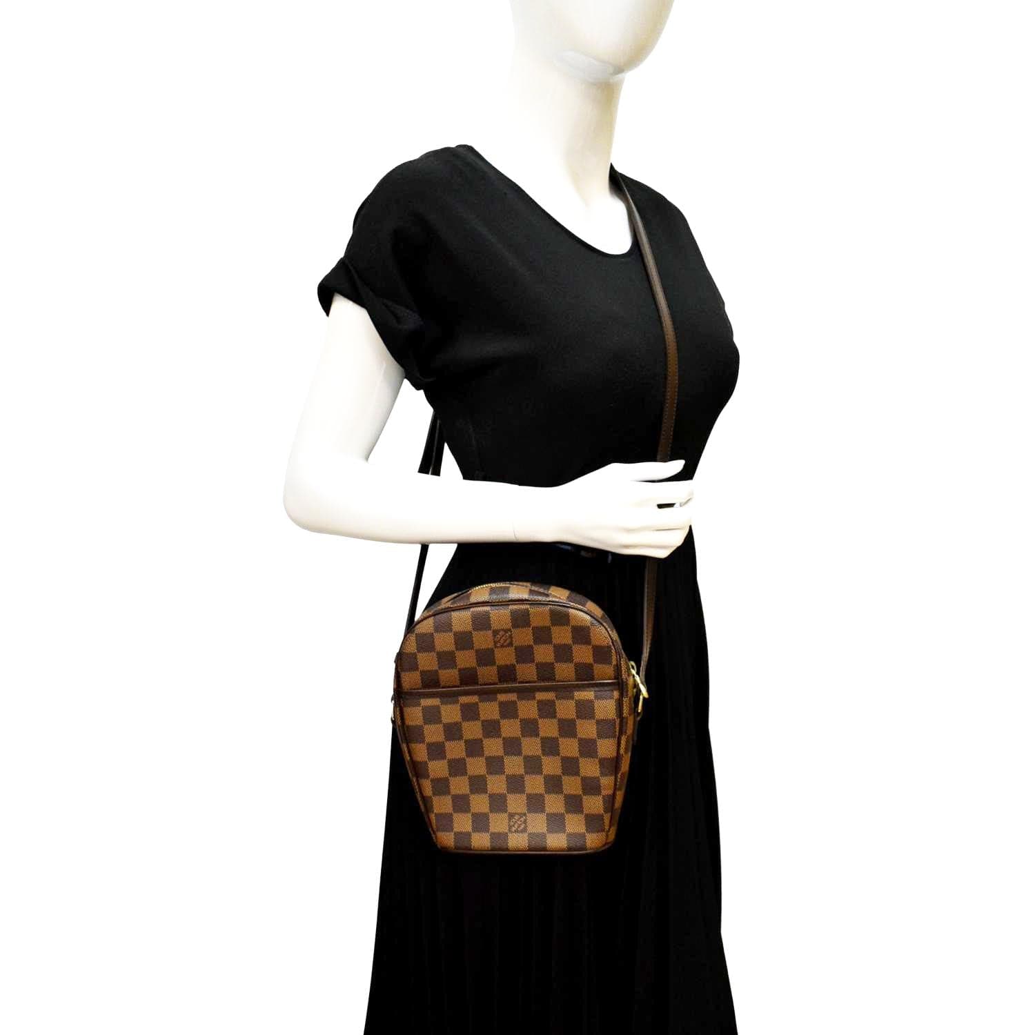 Ipanema handbag Louis Vuitton Brown in Cotton - 34694653