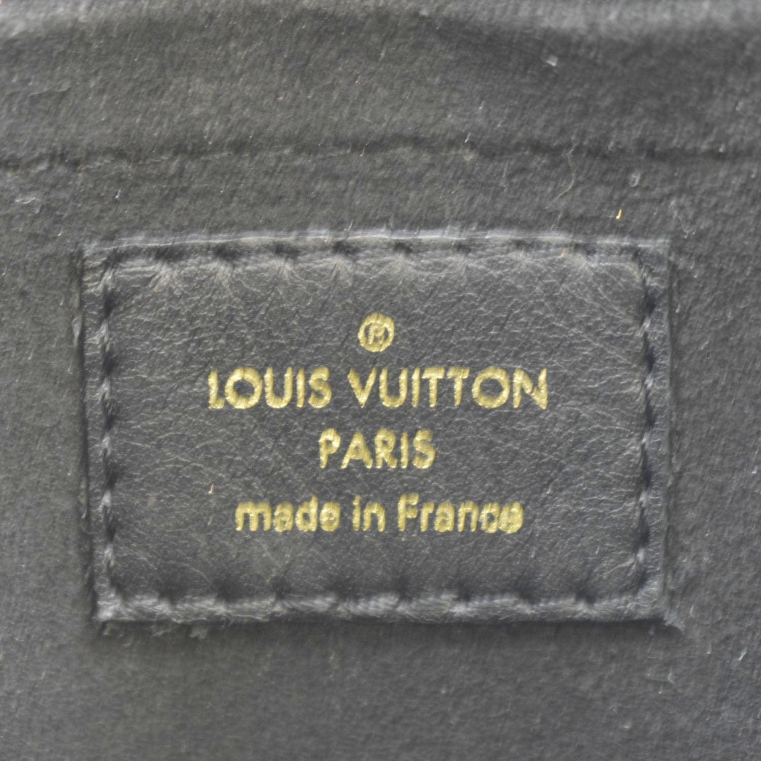 LOUIS VUITTON New Wave Black Leather Camera Bag – Debsluxurycloset
