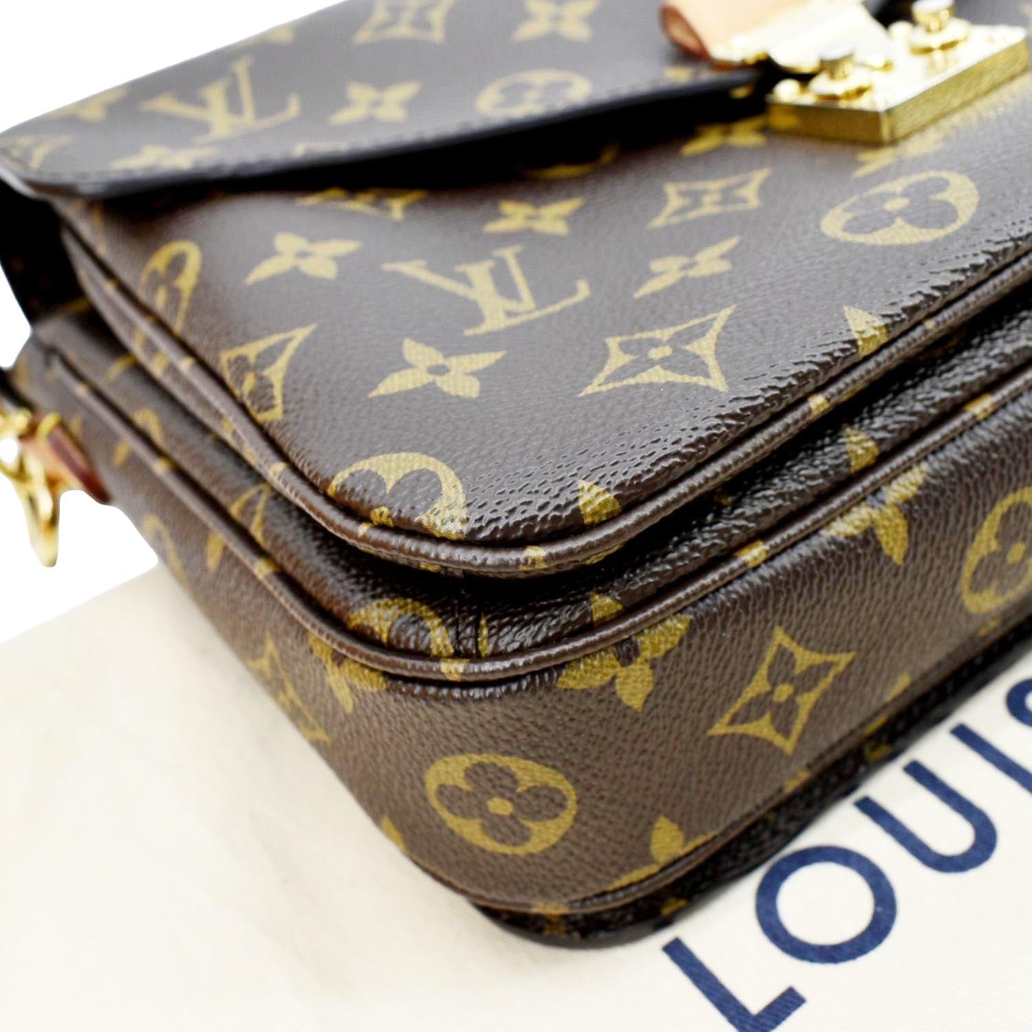 Metis cloth crossbody bag Louis Vuitton Brown in Cloth - 25450366