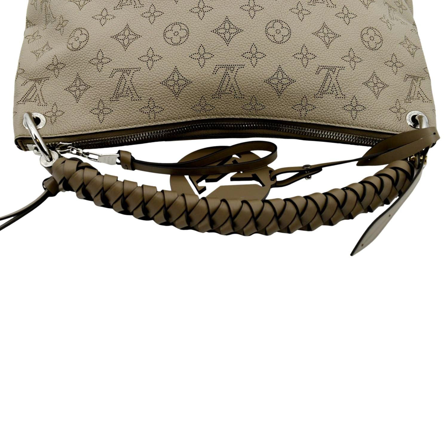What's In My Bag ? Louis Vuitton Beaubourg hobo mm 