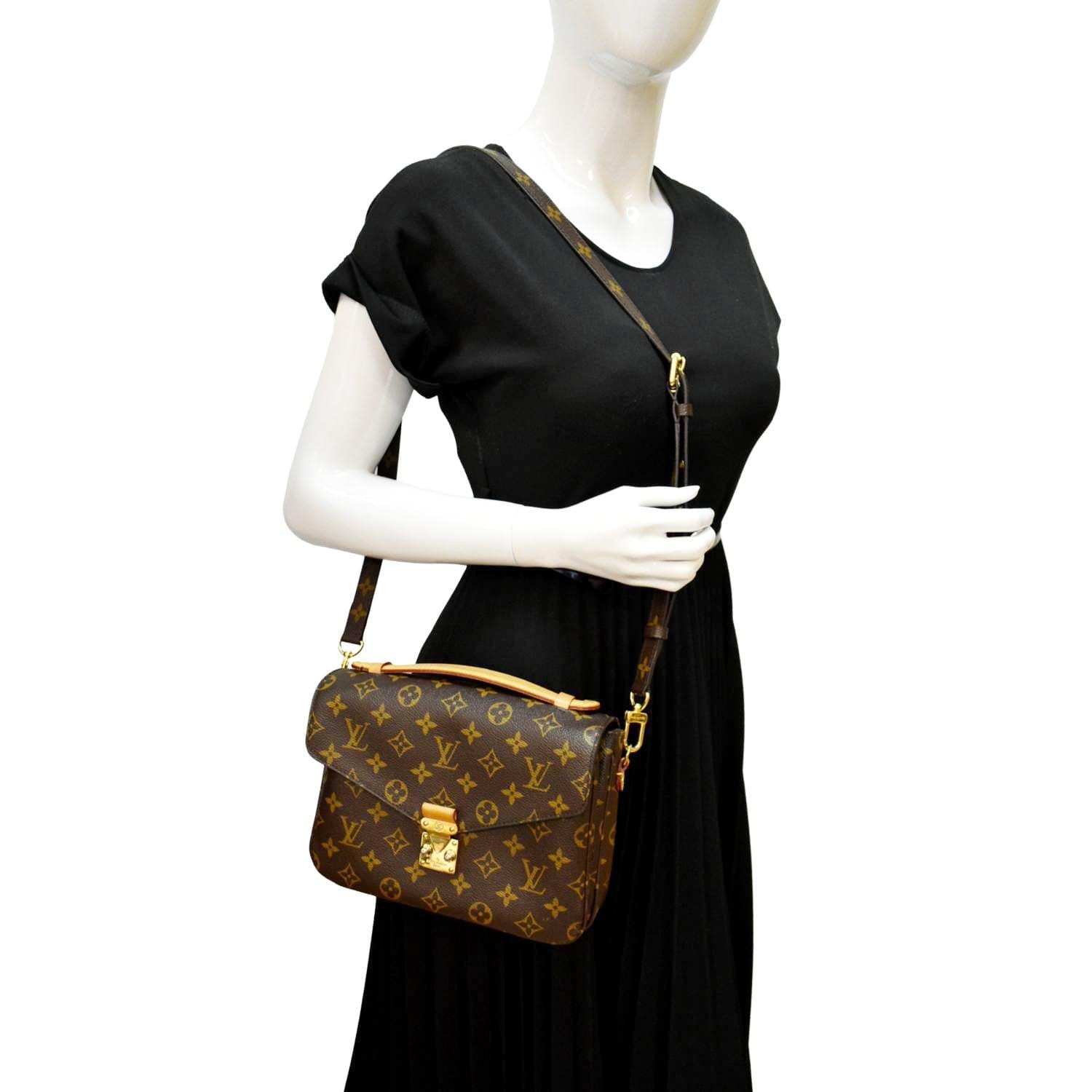 Metis leather crossbody bag Louis Vuitton Brown in Leather - 33015123