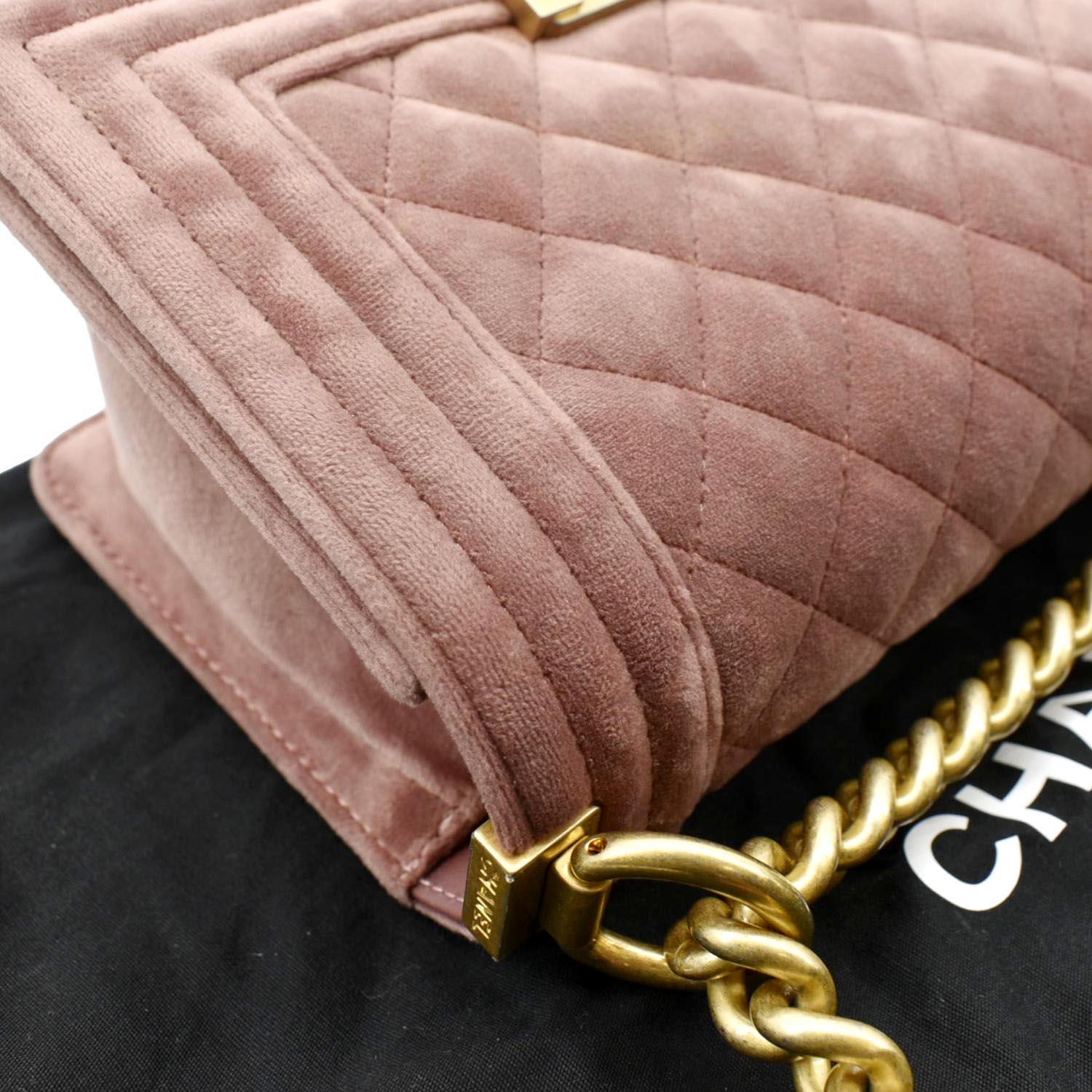 Velvet Pattina Bag With Gold Chain