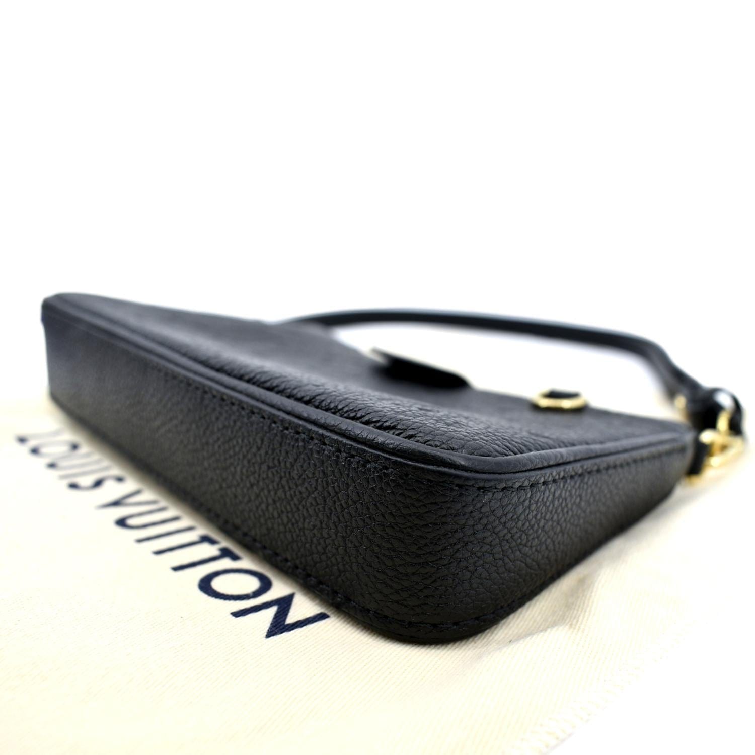 Louis Vuitton Epi Easy Pouch On Strap - Blue Shoulder Bags, Handbags -  LOU759171
