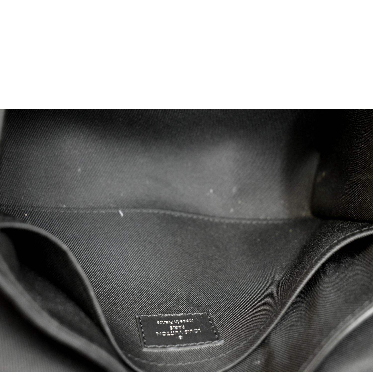 tas sling-bag Louis Vuitton Black Monogram Taurillon Trunk Messenger Sling  bag