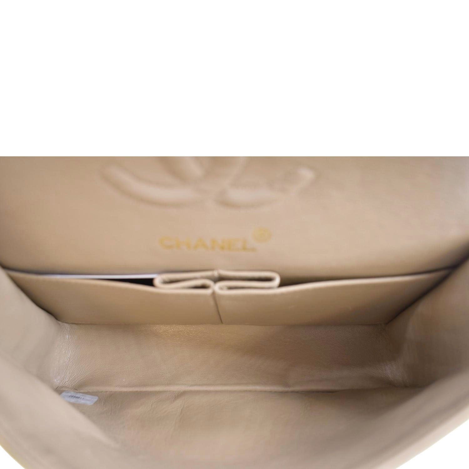 BNWT! 🦄 22C CHANEL Light Beige Caviar LGHW Medium Classic Flap 🦄 Bag  Microchip