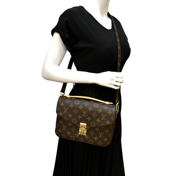 LOUIS VUITTON Metis Pochette Monogram Canvas Crossbody Bag Brown