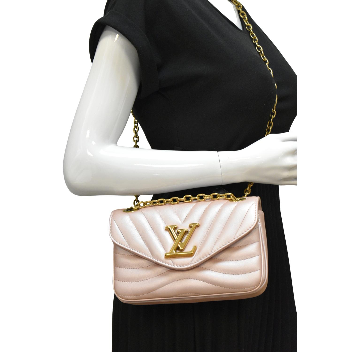 LOUIS VUITTON New Wave Chain bag PM. What fits? 