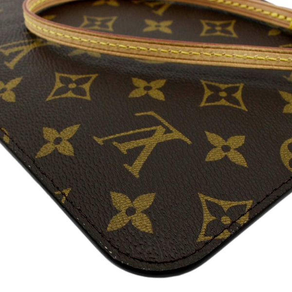 LOUIS VUITTON Neverfull Monogram Canvas Pochette Wristlet Pouch Brown